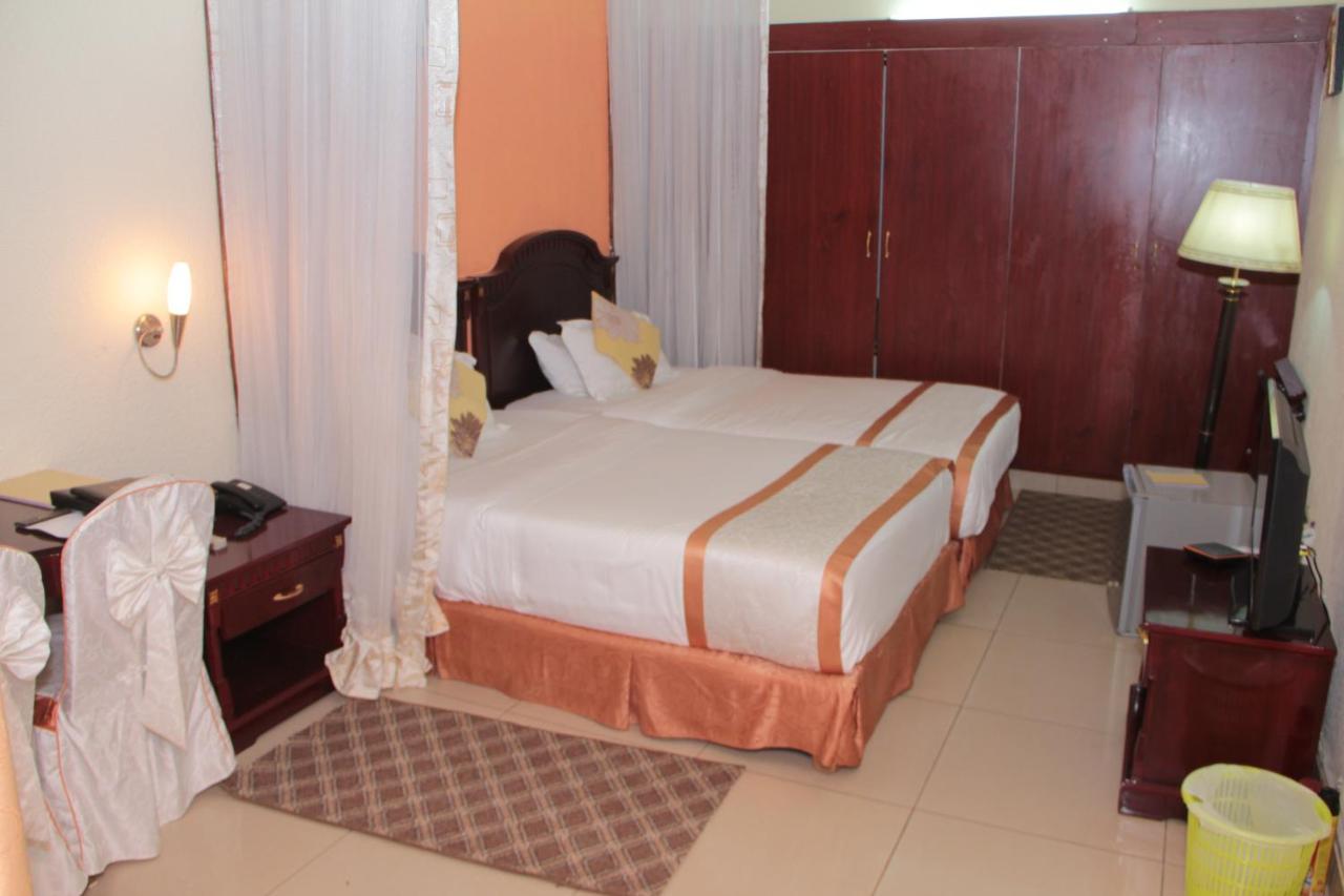 Dolce Vita Resort Hotel Bujumbura Buitenkant foto