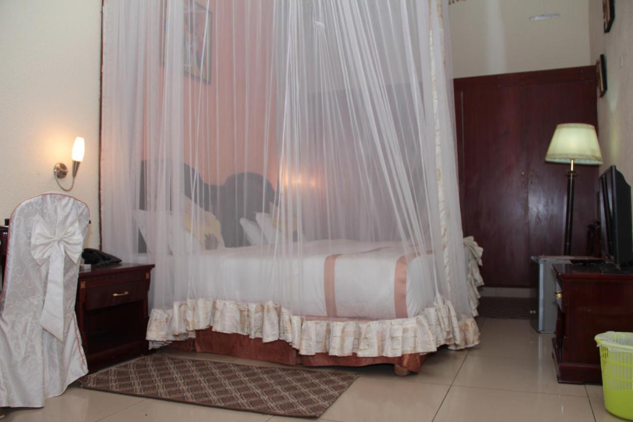 Dolce Vita Resort Hotel Bujumbura Buitenkant foto