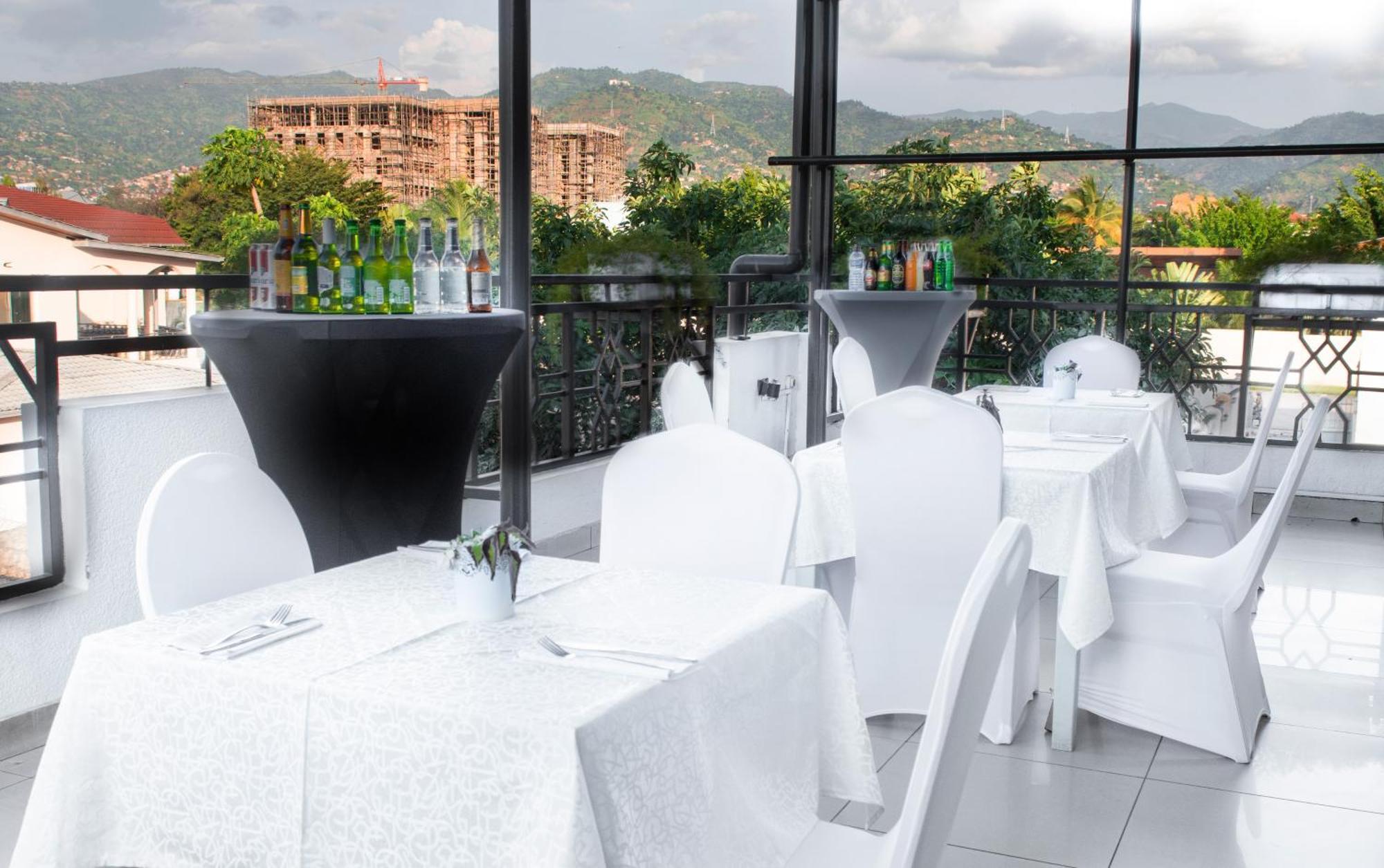 Dolce Vita Resort Hotel Bujumbura Buitenkant foto