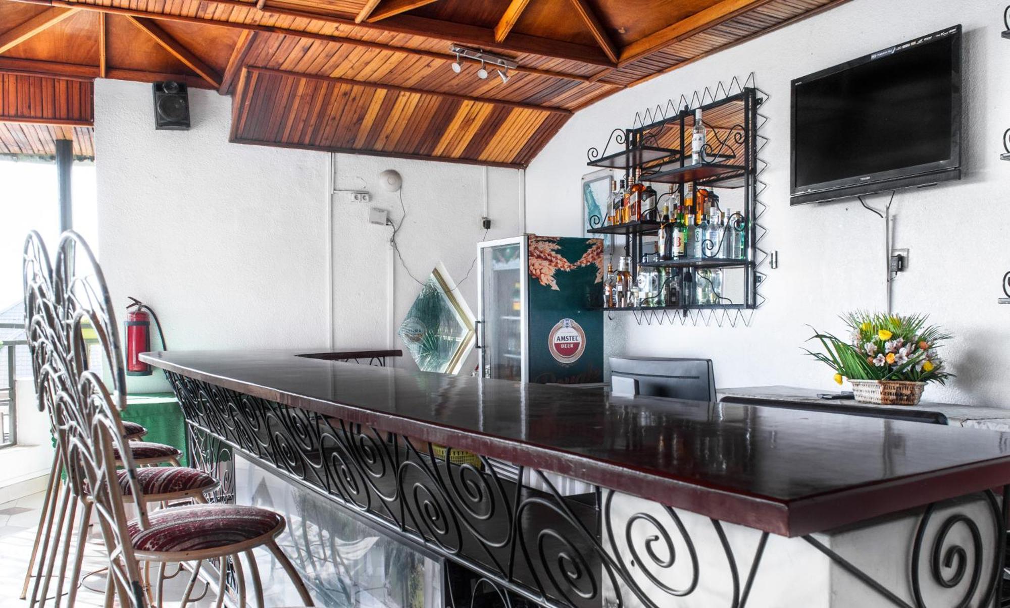 Dolce Vita Resort Hotel Bujumbura Buitenkant foto