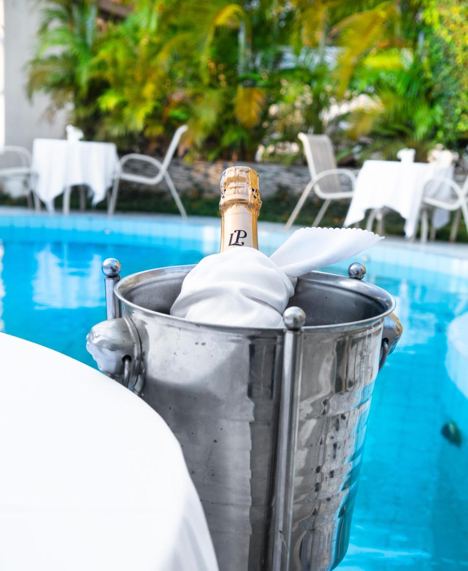 Dolce Vita Resort Hotel Bujumbura Buitenkant foto